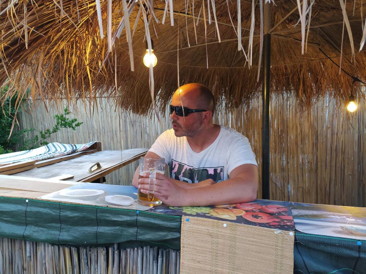 Pinegroove Hostel Vlora Eksteriør bilde